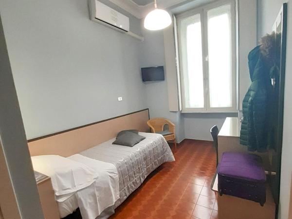 Hotel Alba Torino centro : photo 3 de la chambre chambre simple avec salle de bains privative