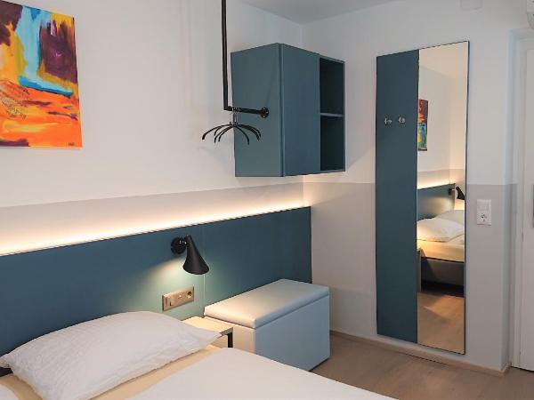 Pension Elisabeth - Rooms & Apartments : photo 2 de la chambre chambre double avec salle de bains commune