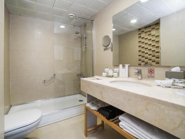 Radisson Hotel President Old Town Istanbul : photo 5 de la chambre chambre supérieure avec balcon - vue sur mer - non-fumeurs