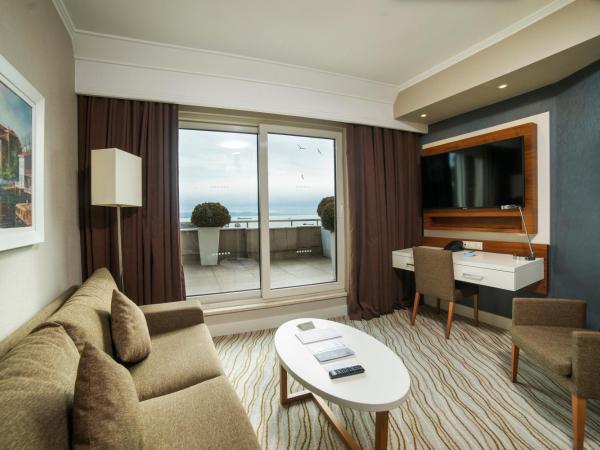 Radisson Hotel President Old Town Istanbul : photo 2 de la chambre chambre supérieure avec balcon - vue sur mer - non-fumeurs