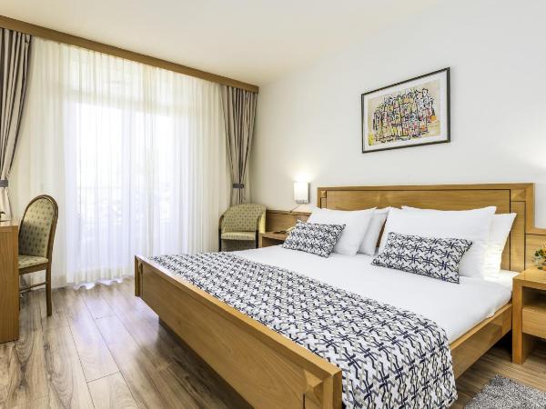 Hotel Splendid : photo 10 de la chambre chambre triple avec balcon - vue sur mer