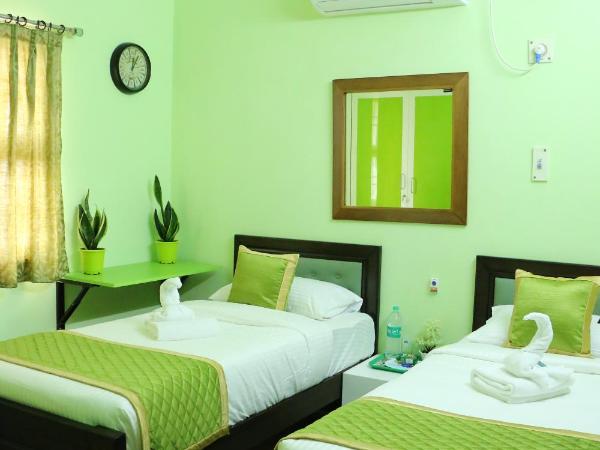 Hotel NKC Airport : photo 1 de la chambre chambre lits jumeaux standard - vue sur montagne