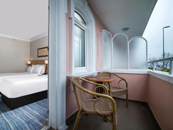 Radisson Hotel Istanbul Sultanahmet : photo 6 de la chambre chambre standard avec balcon - vue sur mer - non-fumeurs