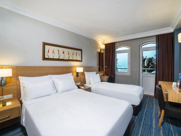 Radisson Hotel Istanbul Sultanahmet : photo 1 de la chambre chambre standard avec balcon - vue sur mer - non-fumeurs