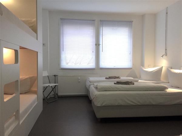 BNB near Brandenburg Gate - Rooms & Apartments : photo 1 de la chambre appartement 3 chambres