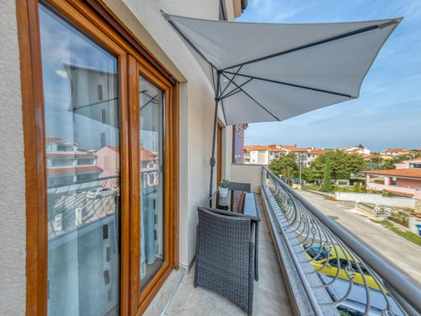 Guesthouse Residence Major : photo 1 de la chambre appartement deluxe