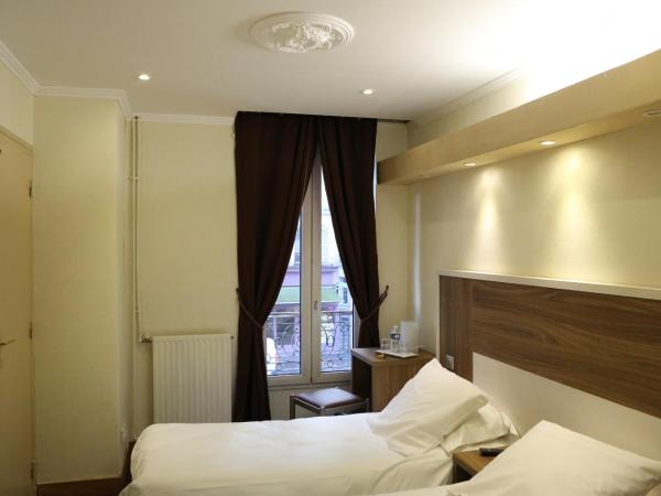 Grand Hotel Nouvel Opera : photo 8 de la chambre chambre double supérieure avec douche ou baignoire