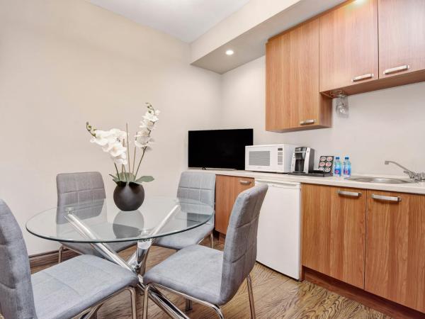 The Willowdale Hotel Toronto North York : photo 3 de la chambre suite familiale