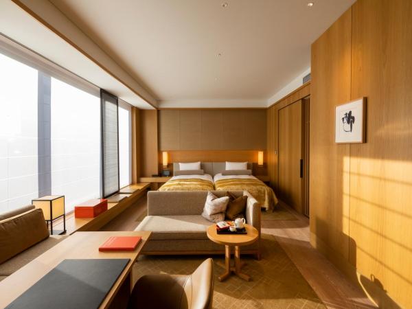 The Okura Tokyo : photo 1 de la chambre [patrimoine] suite junior lits jumeaux - accès au salon club