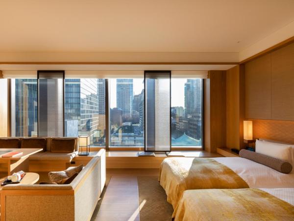 The Okura Tokyo : photo 2 de la chambre [patrimoine] suite junior lits jumeaux - accès au salon club