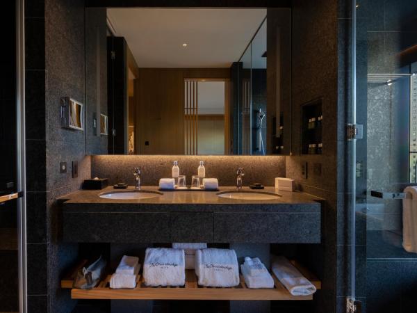 The Okura Tokyo : photo 6 de la chambre [patrimoine] suite junior double avec baignoire avec vue - accès au salon club