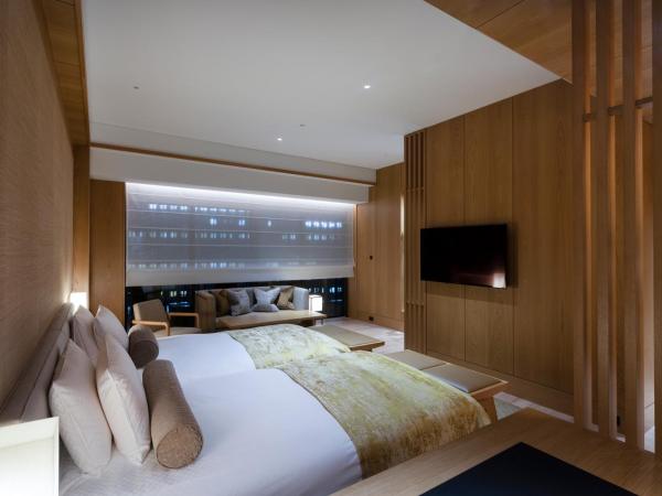 The Okura Tokyo : photo 2 de la chambre [patrimoine] suite junior lits jumeaux avec baignoire avec vue et balcon - accès salon club