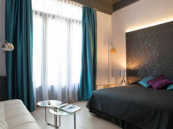 Umma Barcelona B&B Boutique : photo 3 de la chambre chambre double supérieure avec balcon