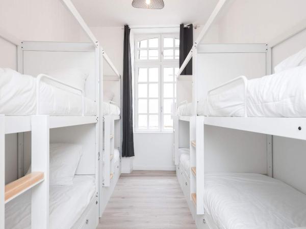 Le Couvent - Hostel : photo 2 de la chambre lit dans dortoir mixte de 8 lits 