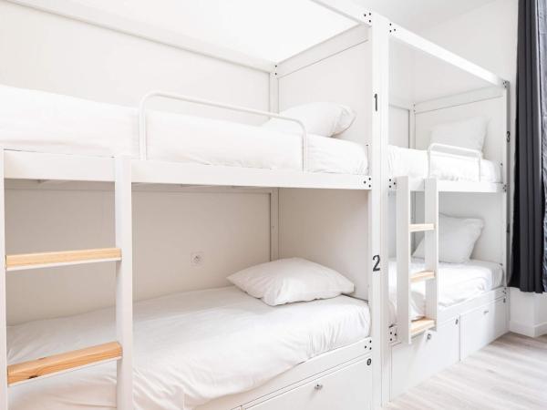 Le Couvent - Hostel : photo 1 de la chambre lit dans dortoir pour femmes de 6 lits
