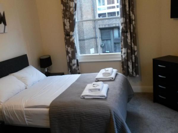 Ali Inn Oxford : photo 1 de la chambre chambre double avec salle de bains privative