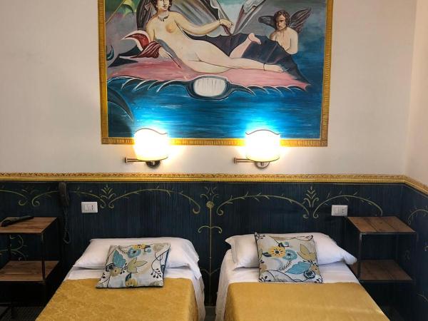 Hotel Europeo Napoli : photo 1 de la chambre chambre lits jumeaux