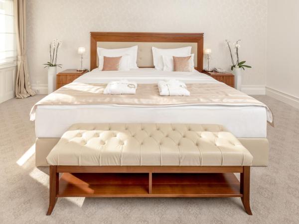 Hotel Le Premier : photo 2 de la chambre suite de luxe avec accès gratuit au spa