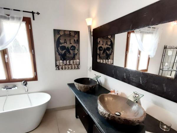 Maison Prestige Saint Tropez by Roberto Geissini : photo 3 de la chambre suite familiale