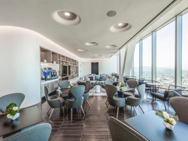 InterContinental - Los Angeles Downtown, an IHG Hotel : photo 6 de la chambre hébergement lit king-size club - vue sur ville