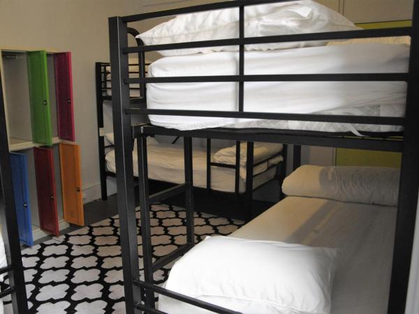 Backpackers Imperial Hotel : photo 2 de la chambre lit dans dortoir pour femmes de 6 lits