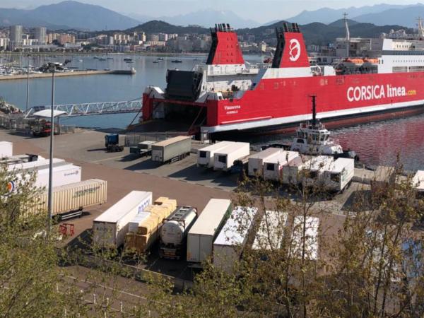 Hotel le Dauphin : photo 2 de la chambre suite standard