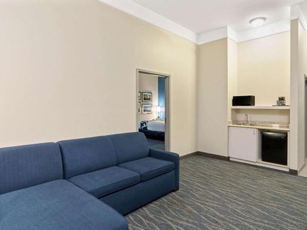 La Quinta by Wyndham Phoenix I-10 West : photo 2 de la chambre suite 1 chambre lit king-size - non-fumeurs