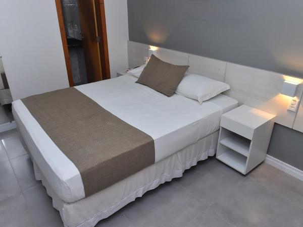Hotel Três Caravelas : photo 3 de la chambre chambre double