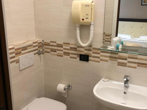 Hotel Di Stefano : photo 8 de la chambre chambre double ou lits jumeaux