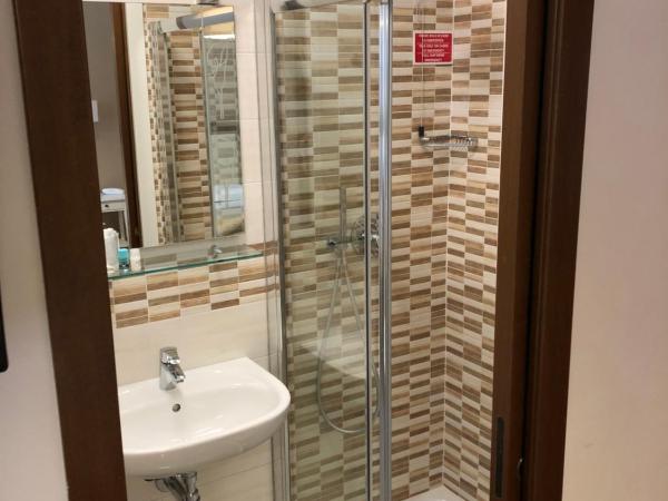 Hotel Di Stefano : photo 6 de la chambre chambre double ou lits jumeaux