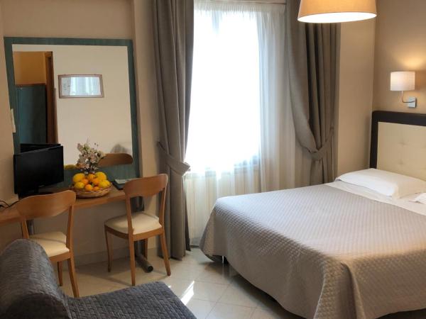 Hotel Di Stefano : photo 5 de la chambre chambre triple