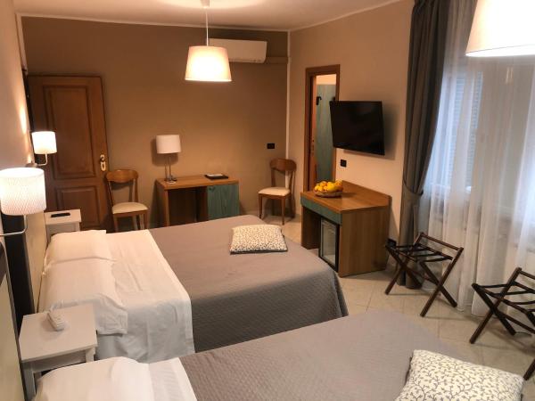 Hotel Di Stefano : photo 2 de la chambre chambre quadruple