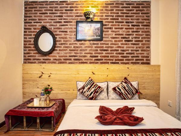 Newa Home : photo 8 de la chambre chambre double ou lits jumeaux avec salle de bains