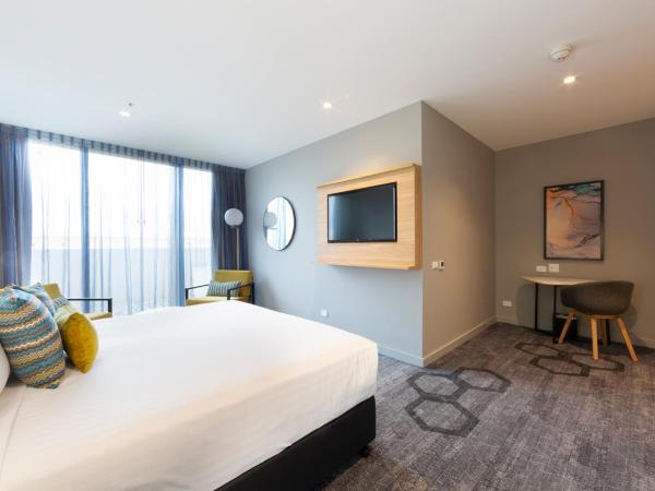 Mercure Canberra Belconnen : photo 3 de la chambre chambre standard lit queen-size