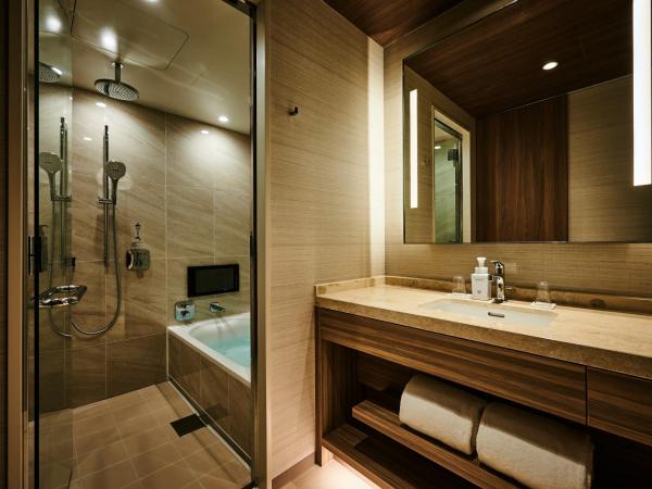 The Royal Park Hotel Iconic Osaka Midosuji : photo 10 de la chambre chambre lit king-size exécutive deluxe avec accès au salon - non-fumeurs