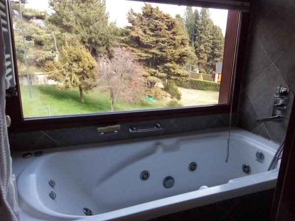 Charming Luxury Lodge & Private Spa : photo 4 de la chambre suite classique avec baignoire d'hydromassage