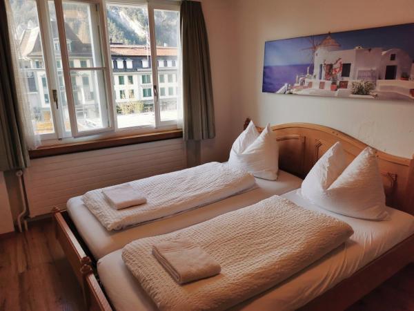 Interlaken Marco Hostel : photo 4 de la chambre chambre double