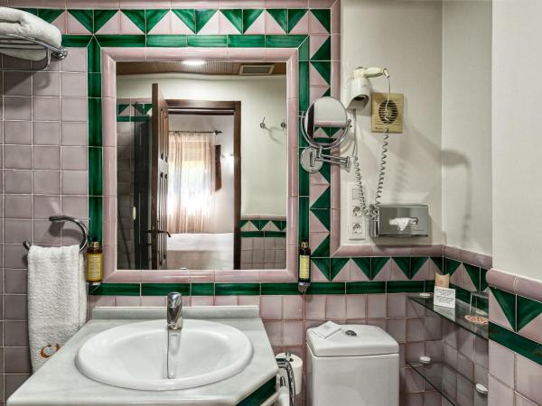 Hotel Casa Morisca : photo 4 de la chambre chambre double ou lits jumeaux exécutive - vue latérale sur alhambra
