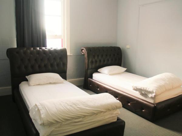 Backpackers Imperial Hotel : photo 1 de la chambre chambre lits jumeaux standard