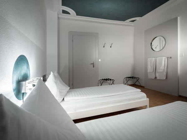 Gasthaus zum Guten Glück : photo 4 de la chambre chambre lits jumeaux standard avec salle de bains commune