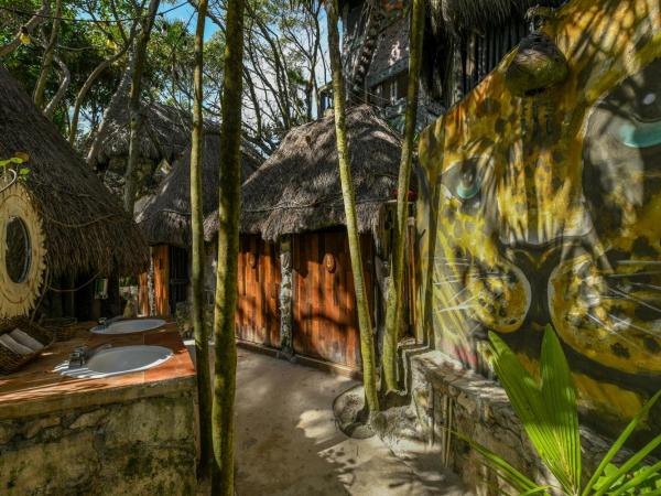 Diamante K - Inside Tulum National Park : photo 7 de la chambre bungalow Économique avec salle de bains commune