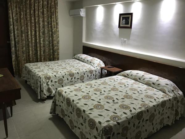 Hotel Oriente : photo 4 de la chambre chambre double avec 2 lits doubles