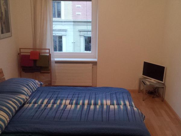 Guesthouse Casa Esperanza Basel : photo 2 de la chambre appartement 2 chambres avec balcon