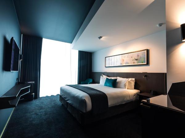 Eatons Hill Hotel : photo 1 de la chambre chambre lit king-size