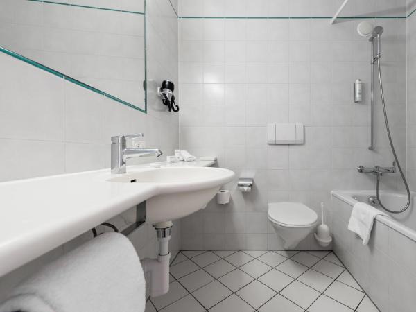 Grand Hotel et Centre Thermal d'Yverdon-les-Bains : photo 4 de la chambre chambre lits jumeaux supérieure