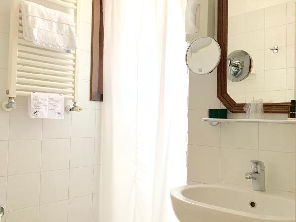 Hotel La Calcina : photo 8 de la chambre chambre simple avec vue canal