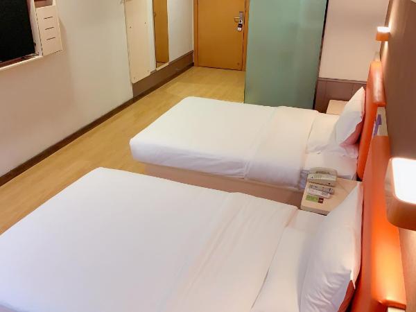 7Days Premium Chongqing Airport Light Rail Huixing Station Branch : photo 4 de la chambre chambre lits jumeaux