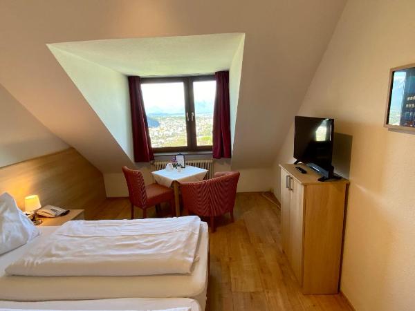 Hotel Schöne Aussicht : photo 4 de la chambre chambre double – vue sur ville