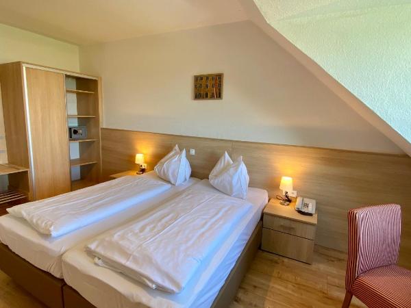 Hotel Schöne Aussicht : photo 3 de la chambre chambre double – vue sur ville