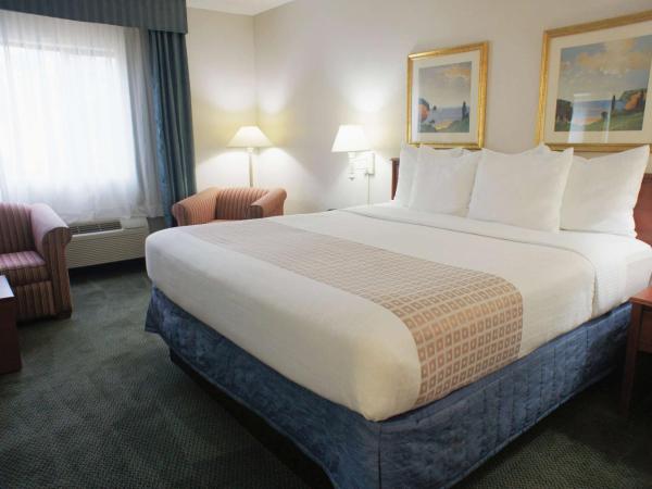 La Quinta Inn by Wyndham Ft. Lauderdale Tamarac East : photo 2 de la chambre chambre lit king-size exécutive